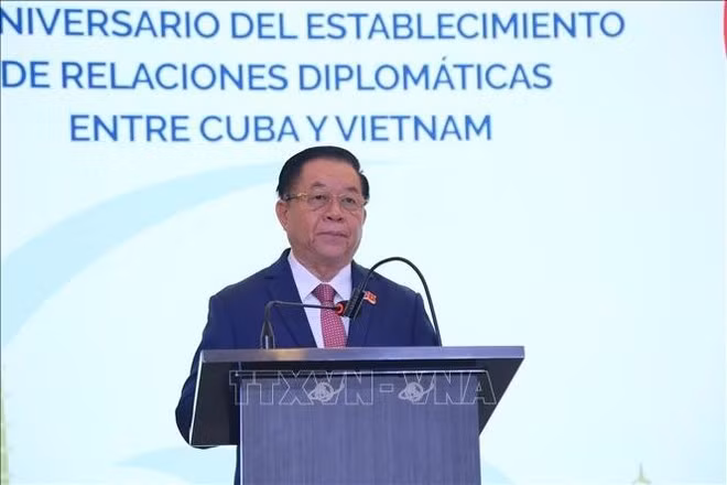 General Nguyen Trong Nghia, Politburo member, Secretary of the Party Central Committee, Chairman of the General Department of Politics of the Viet Nam People's Army, speaks at the reception. (Photo: VNA)