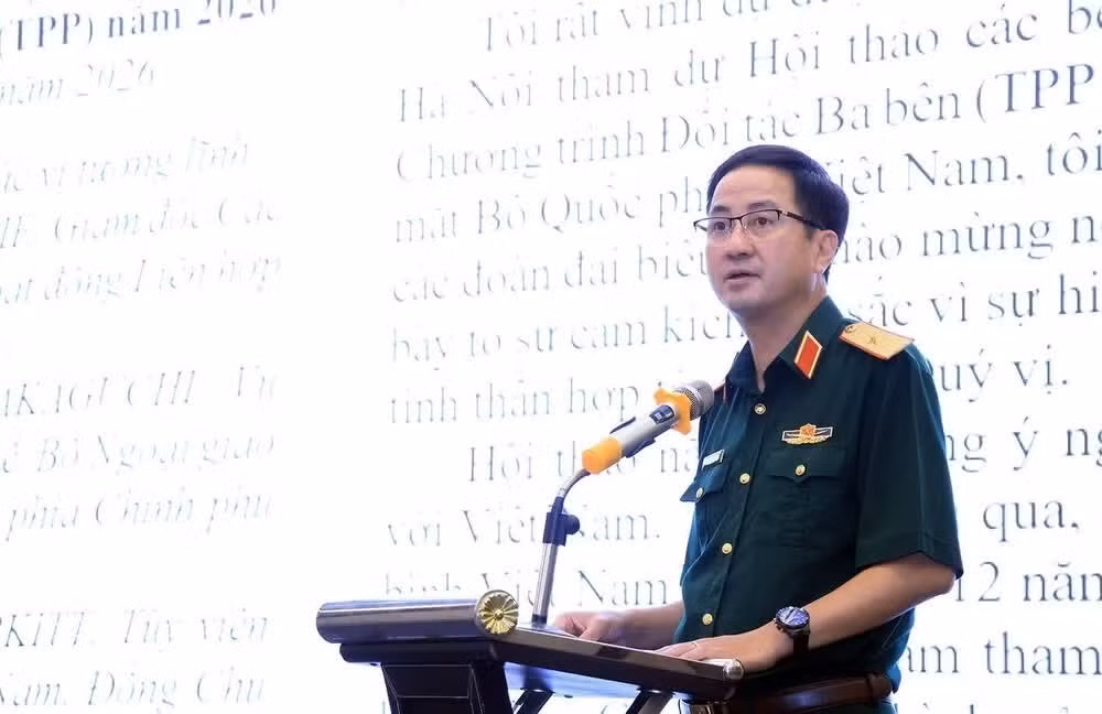 Major General Pham Manh Thang, Director of the Viet Nam Department of Peacekeeping Operations under the Ministry of National Defence, speaks at the workshop. (Photo: VNA)
