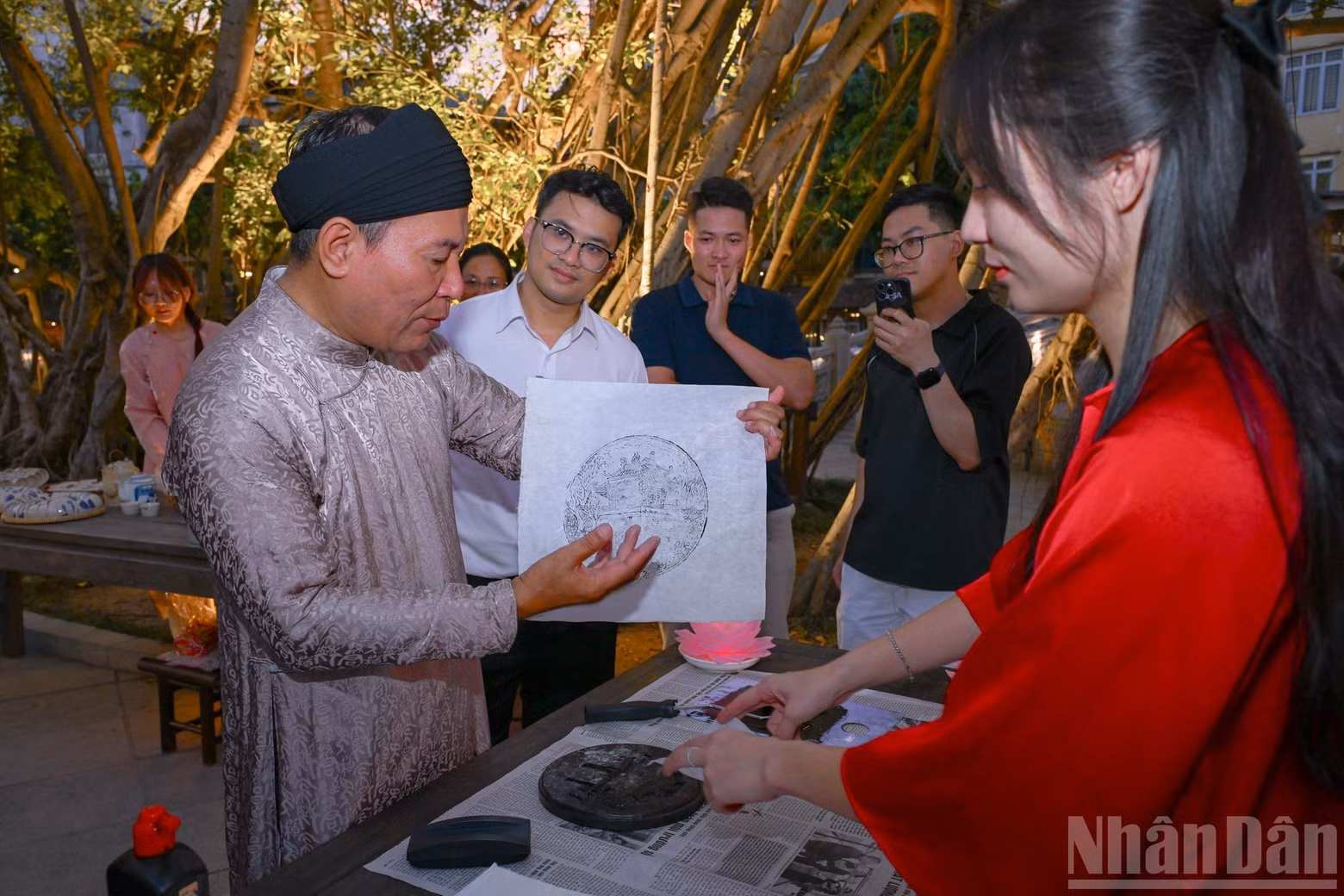 Visitors learned about the art of calligraphy.