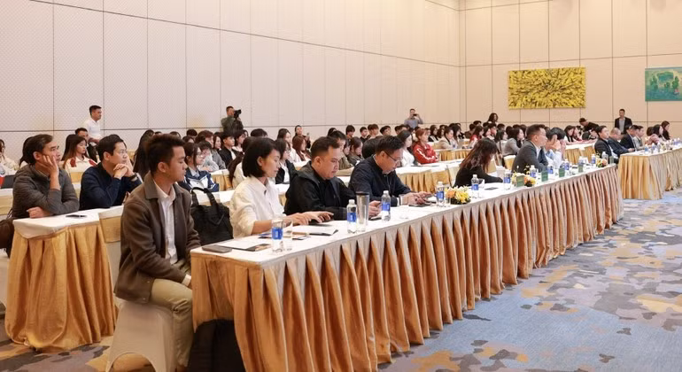 ai-commerce-021125-2.jpg