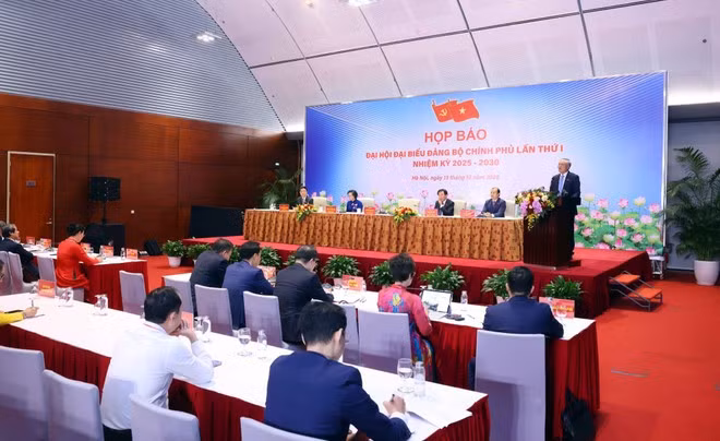 At the press conference of the first congress of the Government’s Party Organisation for the 2025-2030 tenure held in Ha Noi on October 13 (Photo: VNA)