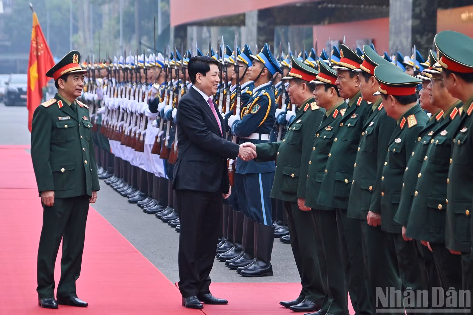 President Luong Cuong with leaders of the Ministry of National Defence at the conference.