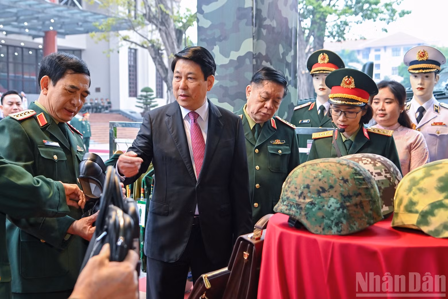President Luong Cuong and delegates visit an exhibition on the sidelines of the conference.
