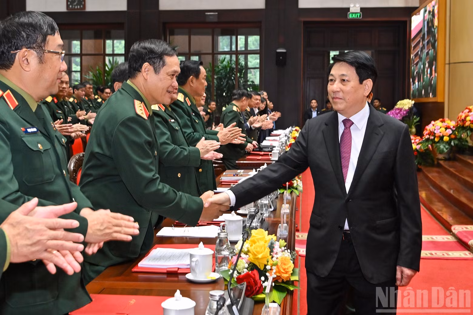 President Luong Cuong with delegates at the 2025 National Political-Military Conference.