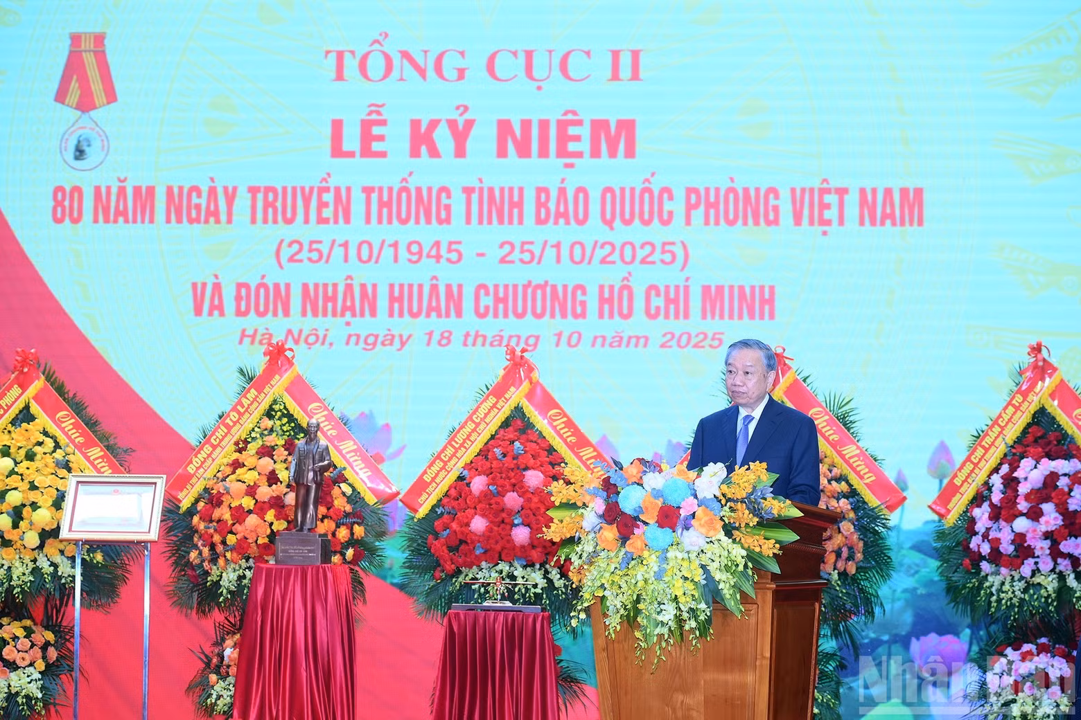 Party General Secretary To Lam delivered a keynote speech at the ceremony.