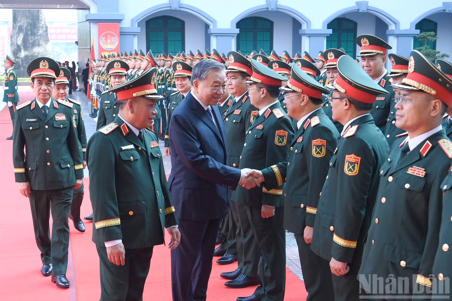 Leaders and commanders of the General Department II welcomed Party General Secretary To Lam.
