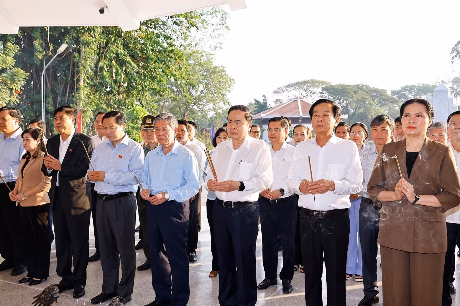 chutichquochoidanghuong-310126.jpg